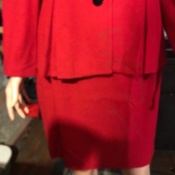 Women’s Jacqueline Ferrar Red & Black Skirt Suit Size 10P - Picture 3 of 3